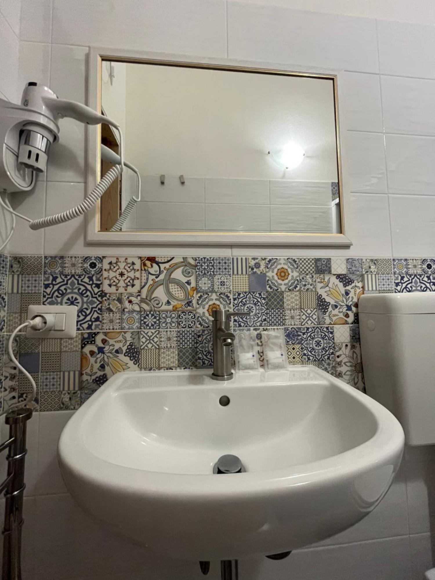 B&B Regina Rooms Авола Экстерьер фото
